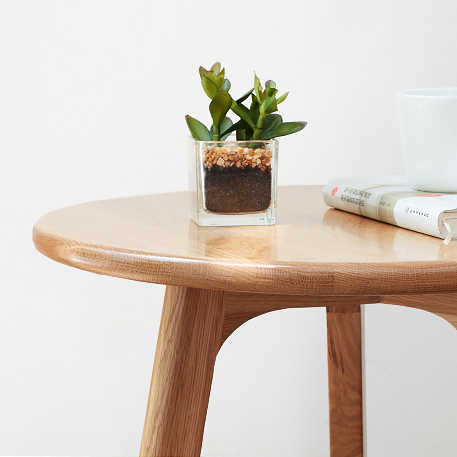 Round Oak Wood Side Table – Small End Table & Nightstand