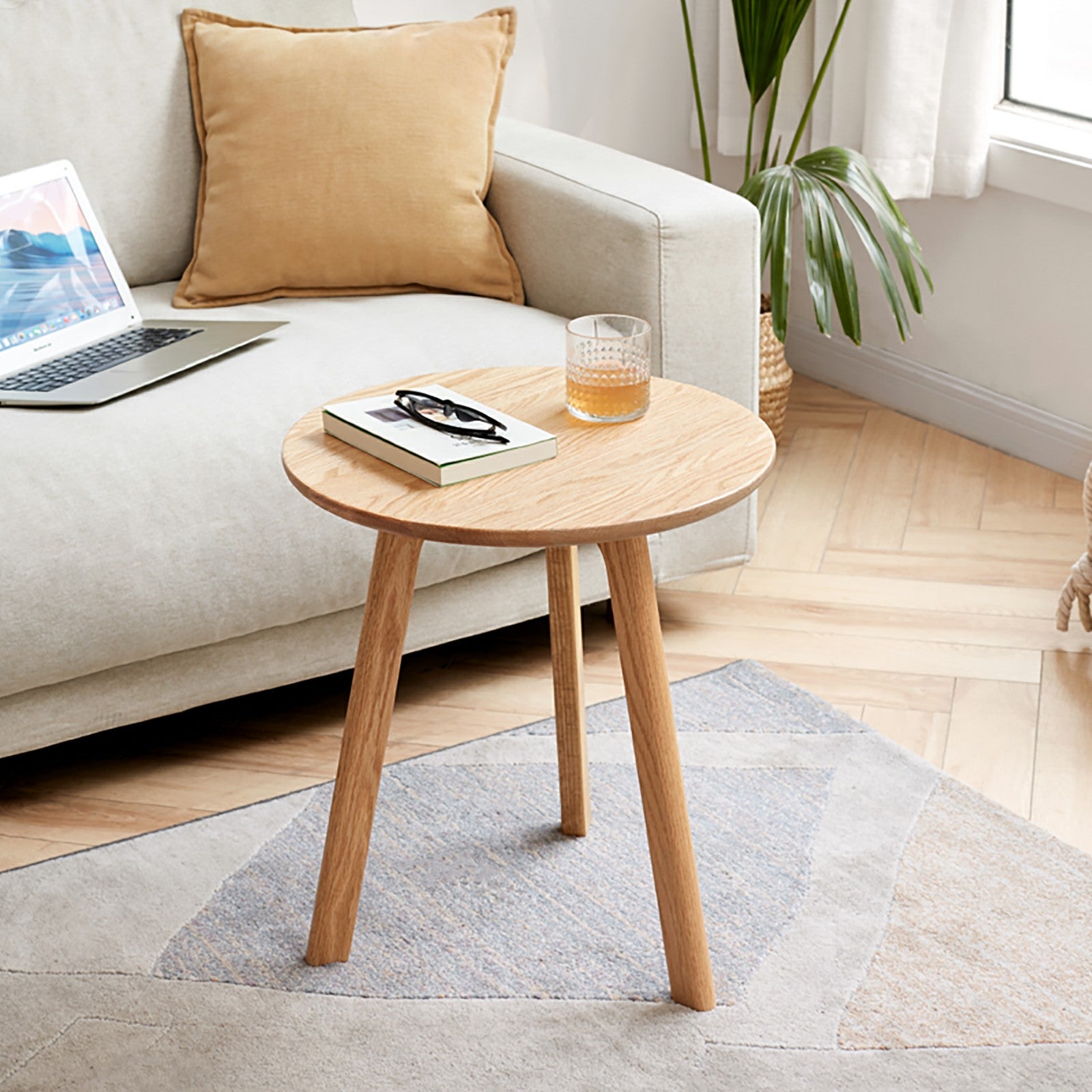 Round Oak Wood Side Table – Small End Table & Nightstand